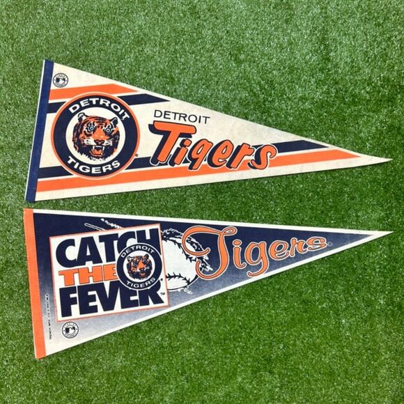 Detroit Tigers Vintage 1993 Baseball Pennants - Picture 1 of 2